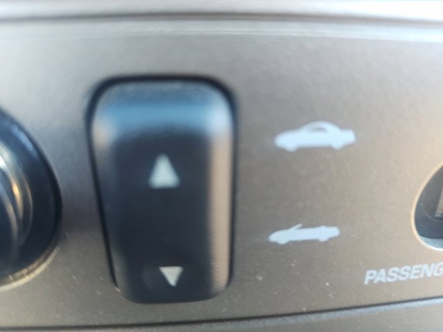 Used 2004 Ford Thunderbird RWD image 34