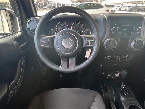 Used 2018 Jeep Wrangler Unlimited Sport image 7