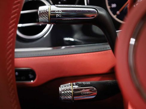 Used 2021 Bentley Flying Spur V8 image 23