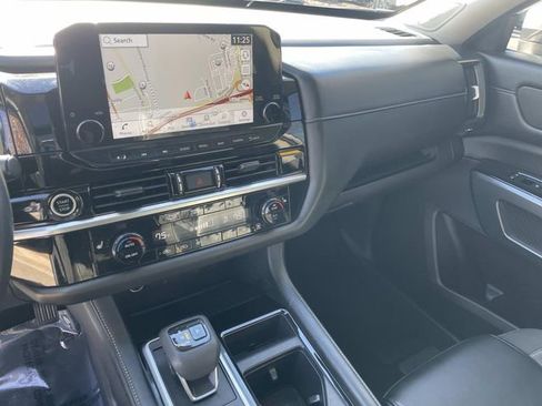 Used 2022 Nissan Pathfinder SL w/ SL Premium Package image 21