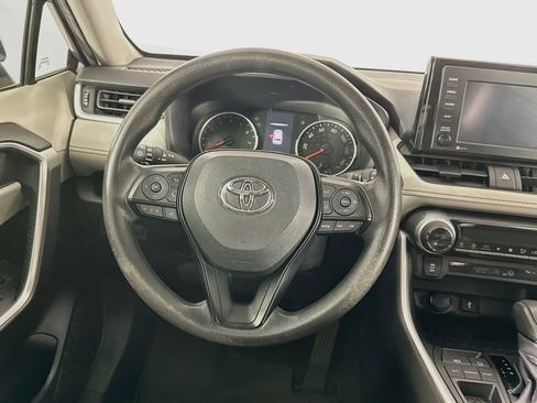 Used 2021 Toyota RAV4 XLE FWD image 18