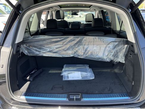 New 2026 Mercedes-Benz GLS 450 4MATIC image 32