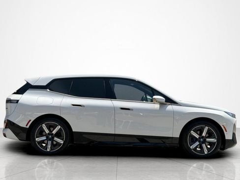 Used 2022 BMW iX xDrive50 w/ Sport Package AWD/4WD image 6
