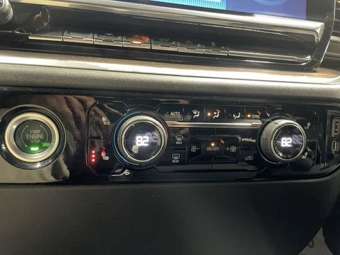 Used 2022 Chevrolet Silverado 1500 LT image 11