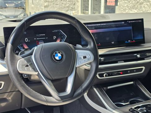 Used 2023 BMW X7 xDrive40i w/ Executive Package AWD/4WD image 10