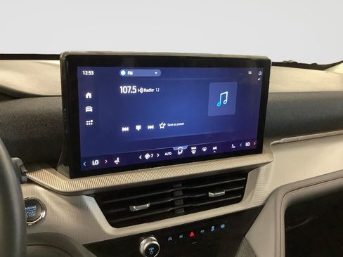 Used 2025 Ford Explorer Active RWD image 15