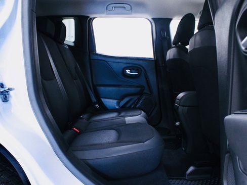 Used 2023 Jeep Renegade Trailhawk image 12