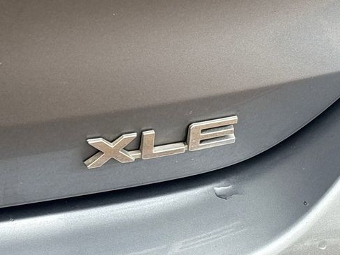 Used 2021 Toyota Highlander XLE image 35