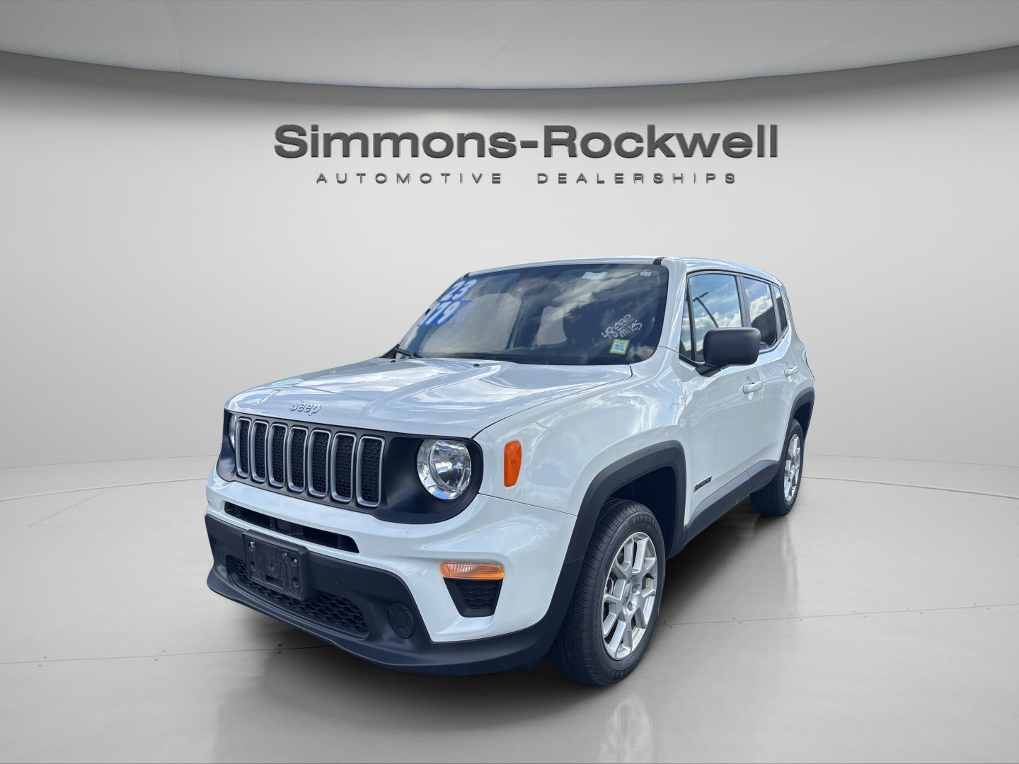 Used 2023 Jeep Renegade Latitude AWD/4WD image 1