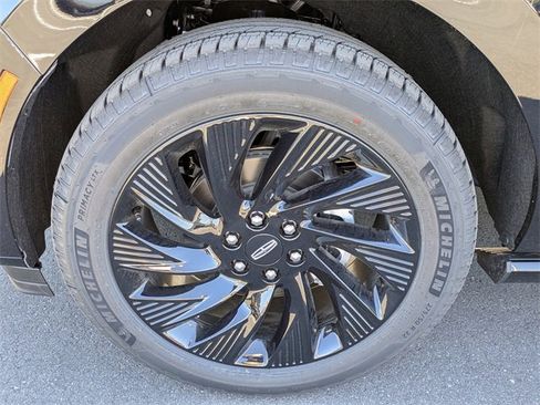 New 2025 Lincoln Navigator Reserve w/ Jet Appearance Package image 11