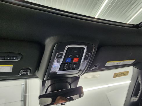 Used 2024 RAM 2500 Laramie w/ Night Edition image 12