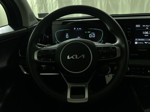 Used 2023 Kia Sportage LX AWD/4WD image 32