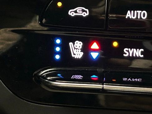 Used 2023 Buick Envision Avenir image 8