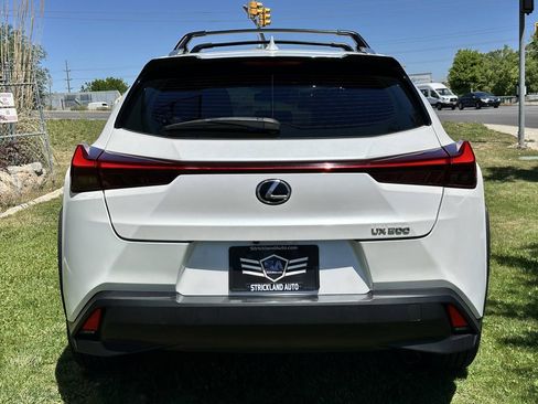 Used 2019 Lexus UX 200 w/ Accessory Package 2 FWD image 8
