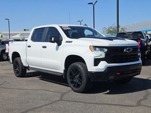 Used 2024 Chevrolet Silverado 1500 LT Trail Boss w/ Convenience Package II image 3