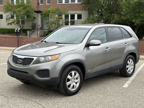 Used 2012 Kia Sorento LX w/ Third Row Pkg image 1