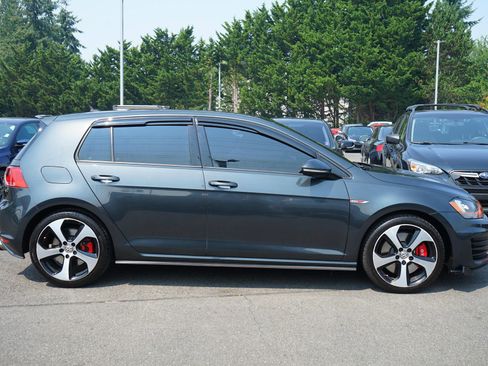 Used 2017 Volkswagen GTI SE FWD image 7