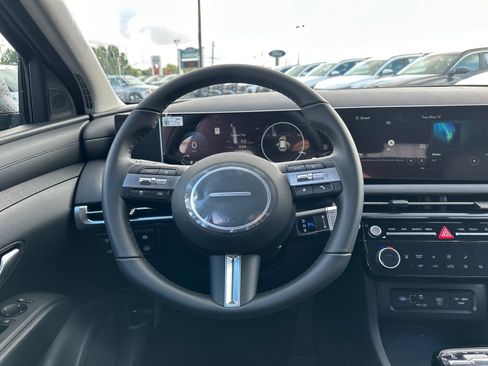 New 2025 Hyundai Tucson SEL image 18