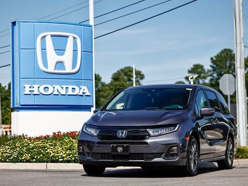 Used 2026 Honda Odyssey Touring image 1