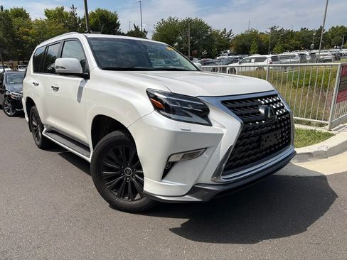 Used 2023 Lexus GX 460 Luxury w/ Sport Design Package AWD/4WD image 3