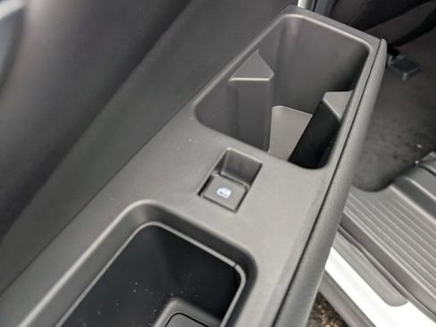 New 2025 Nissan Pathfinder SL w/ Black Appearance Package image 12