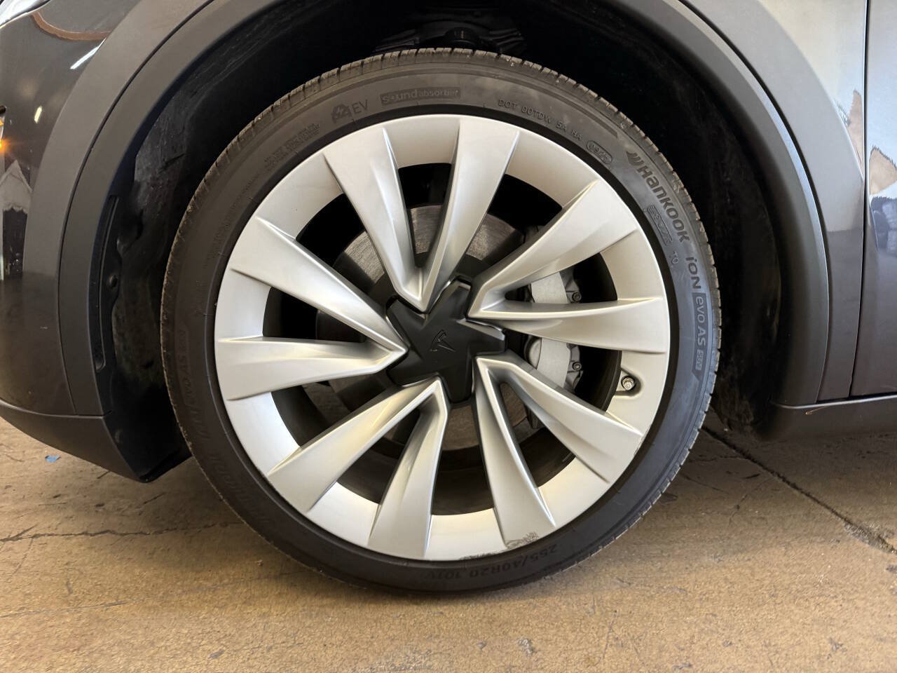 Used 2026 Tesla Model Y Long Range AWD/4WD image 37