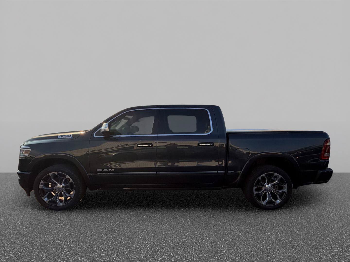 Used 2021 RAM 1500 Limited AWD/4WD image 2
