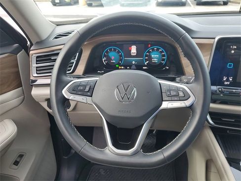 Certified 2025 Volkswagen Atlas SE image 26