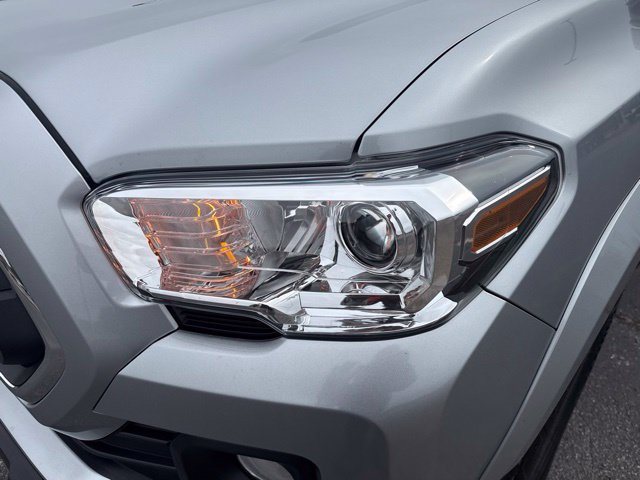 Used 2023 Toyota Tacoma SR5 w/ Technology Package AWD/4WD image 9