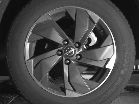 Used 2025 Nissan Rogue SV FWD image 16
