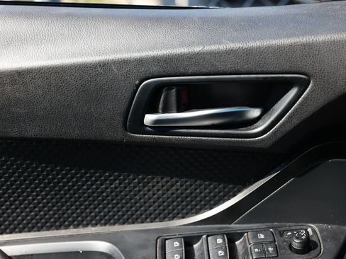 Used 2018 Toyota C-HR XLE FWD image 41