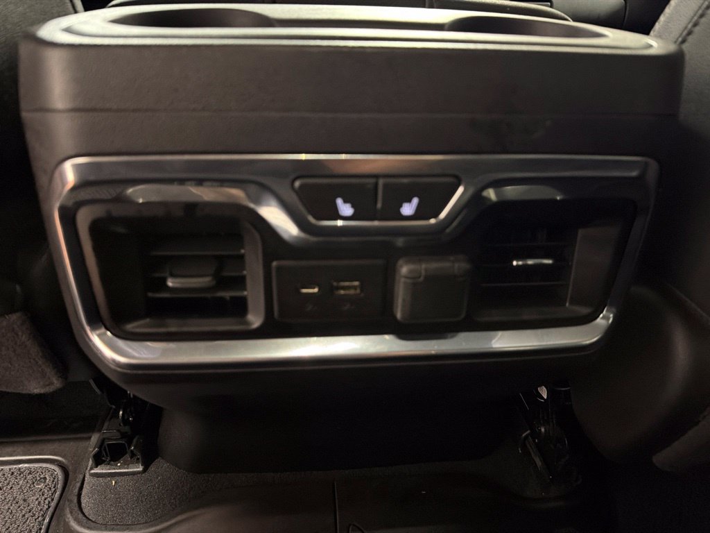 Used 2021 GMC Sierra 1500 AT4 w/ AT4 Premium Package AWD/4WD image 14
