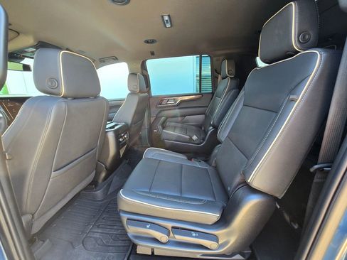 Used 2025 GMC Yukon XL Elevation RWD image 14