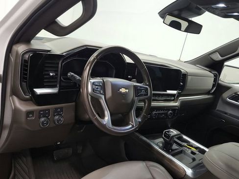 Used 2023 Chevrolet Silverado 1500 LT w/ Z71 Off-Road Package image 17