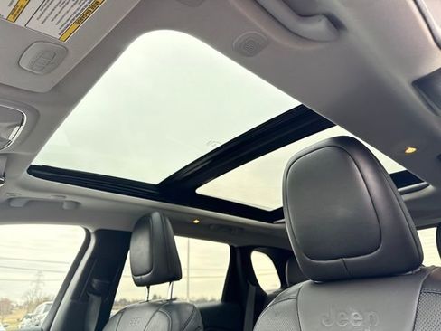 Used 2019 Jeep Cherokee Limited image 22