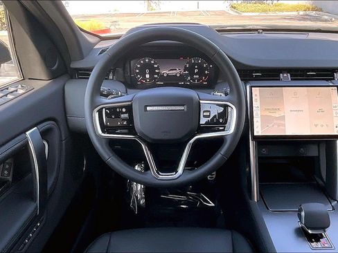 Certified 2025 Land Rover Discovery Sport Dynamic SE AWD/4WD image 5