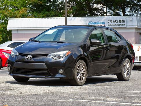 Used 2014 Toyota Corolla LE FWD image 5