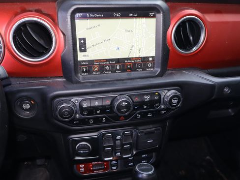 Used 2021 Jeep Gladiator Rubicon AWD/4WD image 6