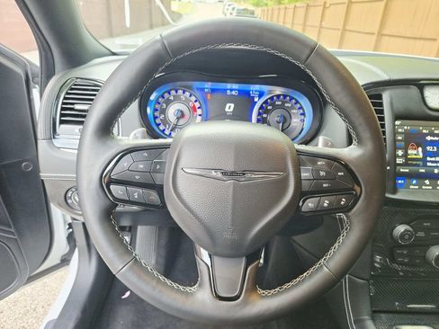 Certified 2023 Chrysler 300 C RWD image 21