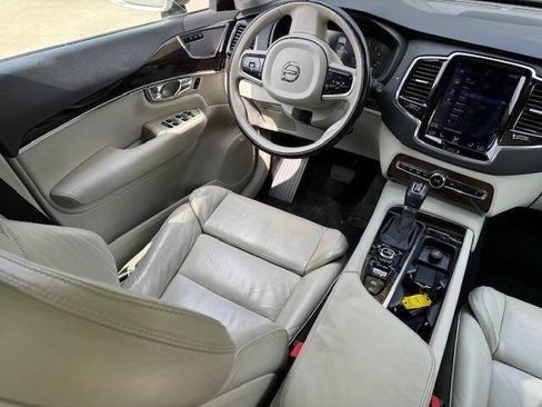 Used 2016 Volvo XC90 T6 Momentum w/ Momentum Plus Package image 32