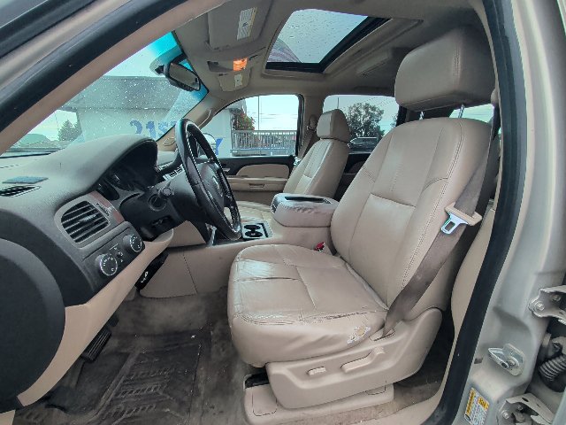 Used 2007 Chevrolet Suburban LT w/ LT Preferred Equipment Group AWD/4WD image 44