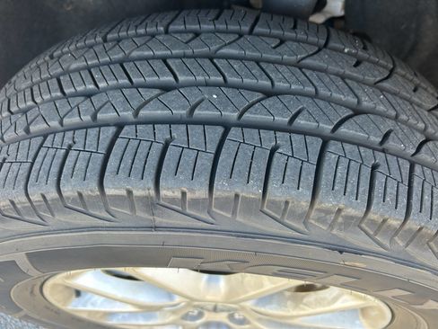 Used 2022 Chrysler Voyager LX image 21