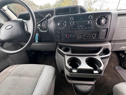 Used 2010 Ford E-350 and Econoline 350 XL image 14