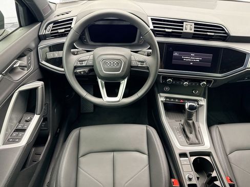 New 2025 Audi Q3 2.0T Premium image 10