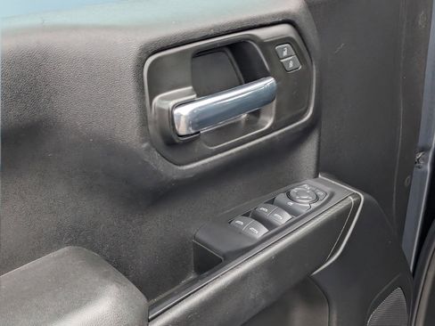 Used 2022 Chevrolet Silverado 1500 Custom w/ Safety Confidence Package image 16