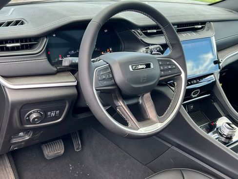New 2026 Jeep Grand Cherokee Limited AWD/4WD image 15