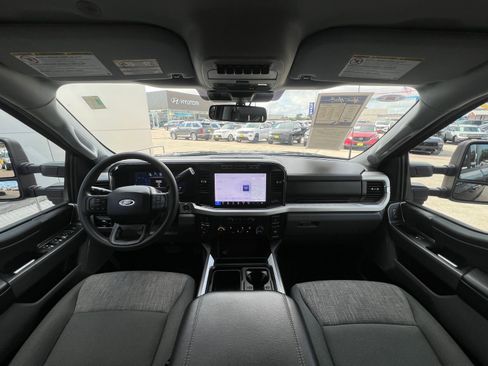 Used 2024 Ford F250 XLT w/ Black Appearance Package AWD/4WD image 18