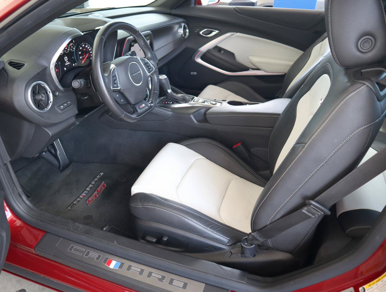 Used 2018 Chevrolet Camaro SS RWD image 15
