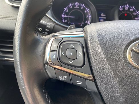 Used 2016 Toyota Avalon Limited image 39