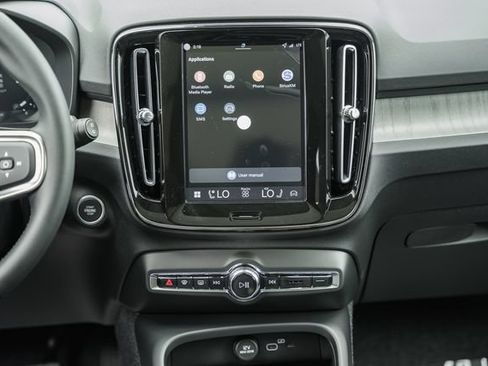 New 2026 Volvo XC40 B5 Plus w/ Climate Package AWD/4WD image 22